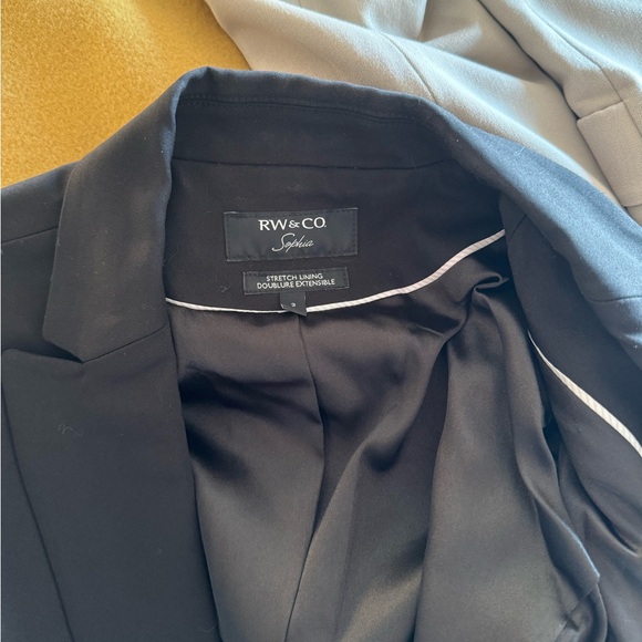 BW&CO Black Blazer Women Size 2 - Picture 3 of 4